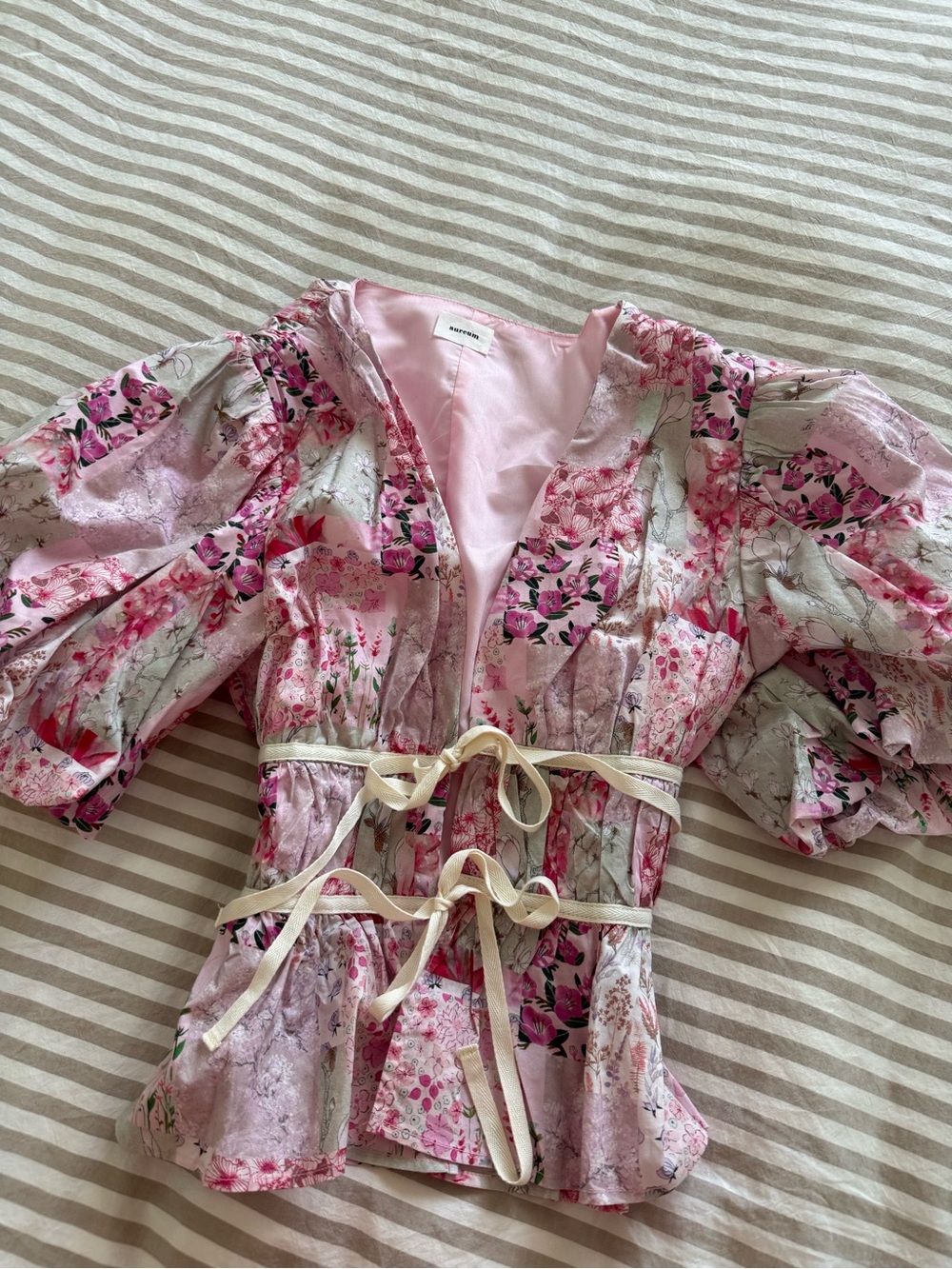 AUREUM Pink Floral Puff-Sleeve Blouse with Cream Ribbon